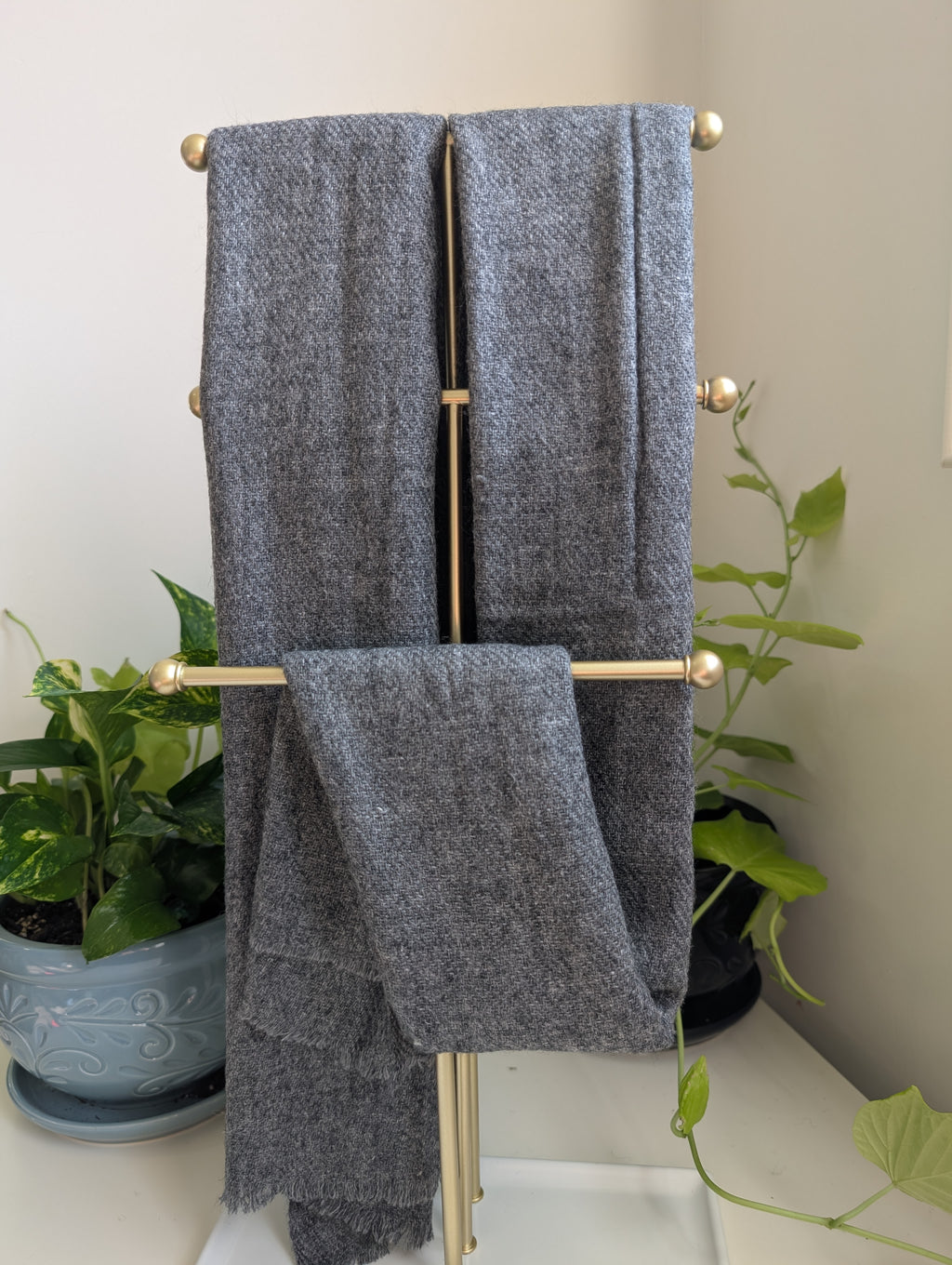 Soft Cashmere Dark Gray scarf